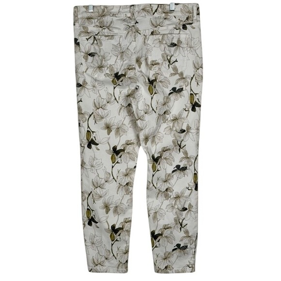 Buffalo David Bitton Floral Print White Cropped Pants Women's Size 12 - Picture 2 of 11